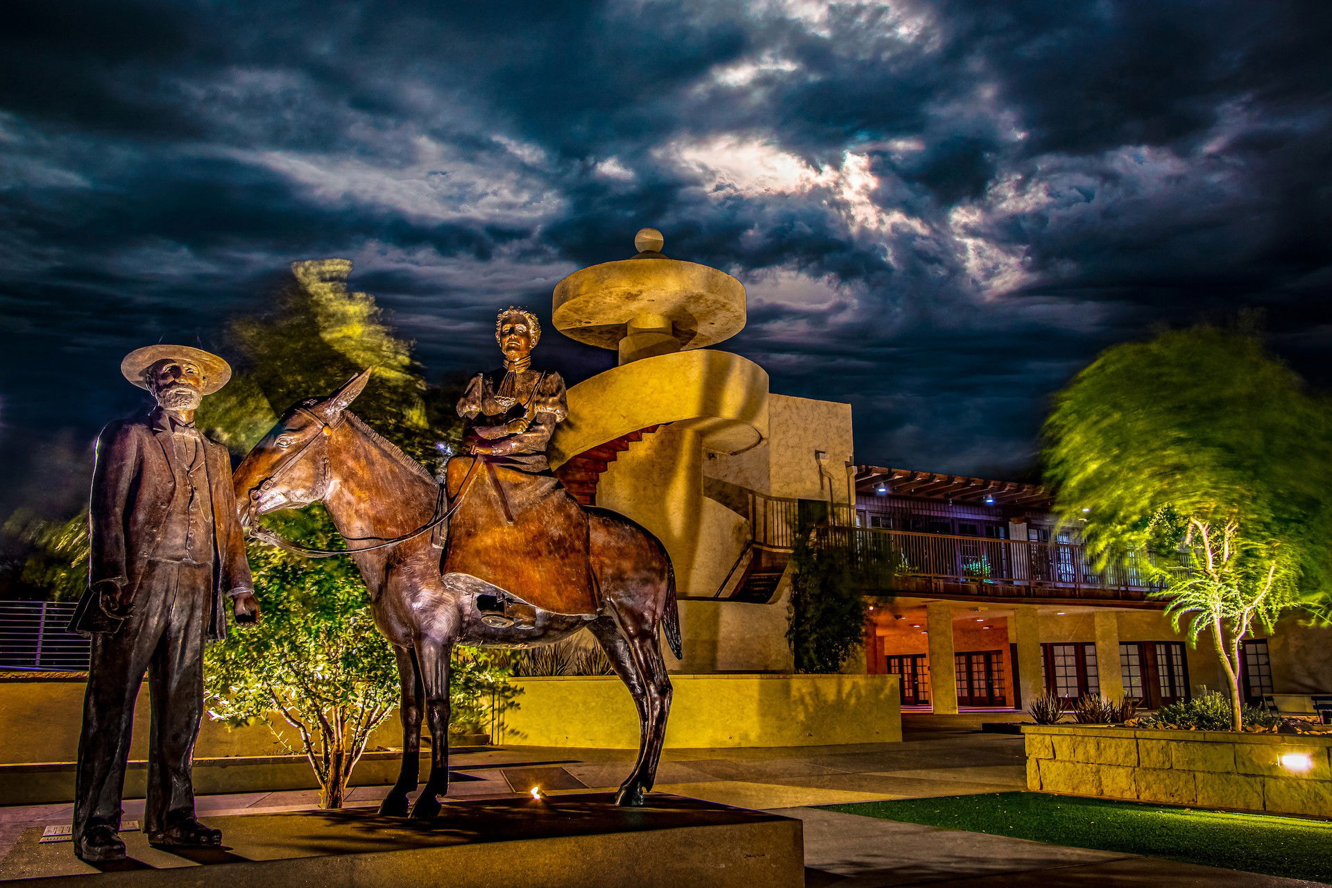 Scottsdale Ghost Tours & Haunted Pub Crawls